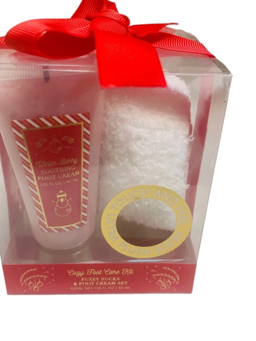 NEW! Ultra Plush Socks & Winter Berry Scented Foot Cream Set